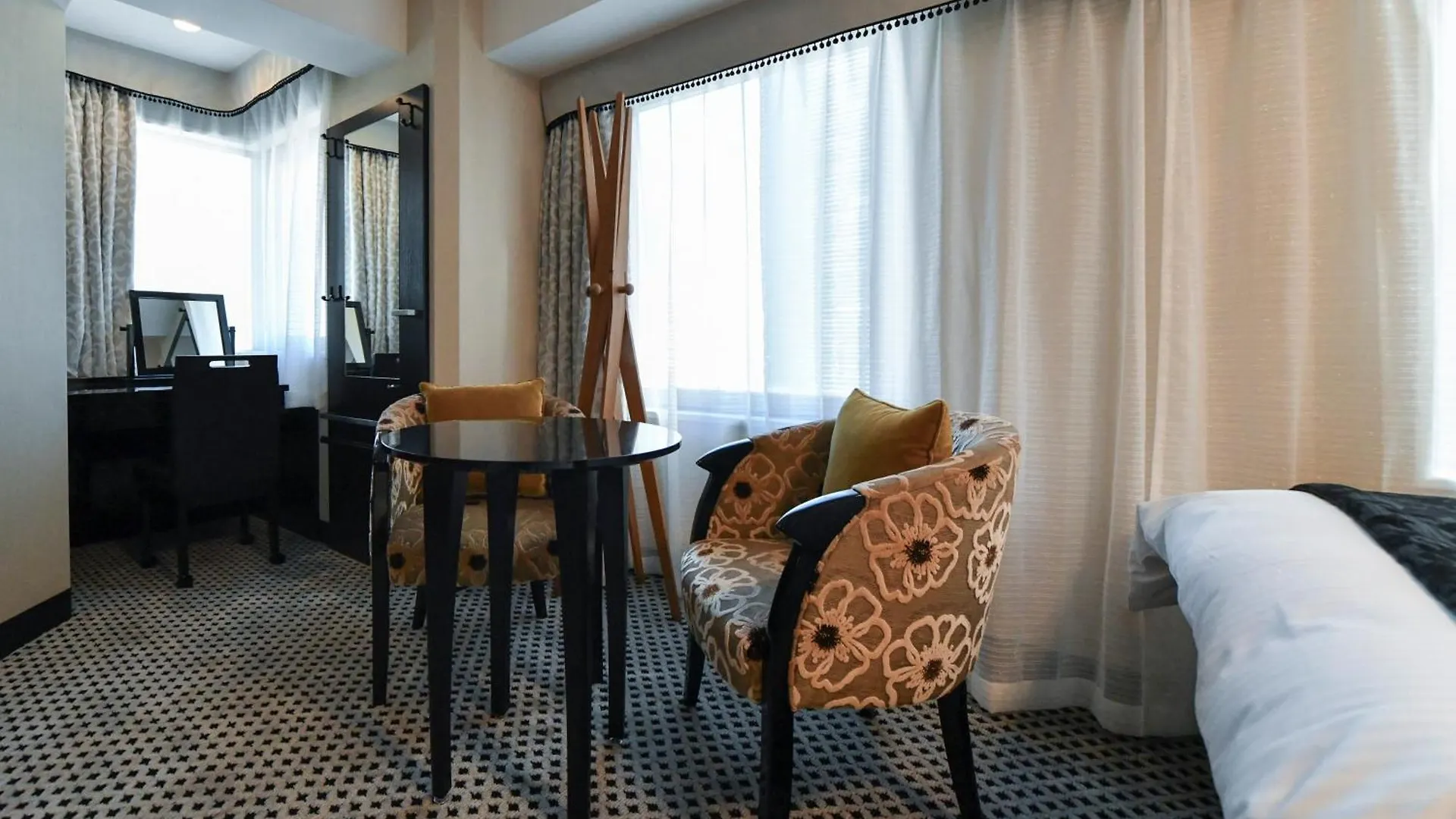 ***  Apa Hotel Shimbashi Onarimon Tokyo Japan