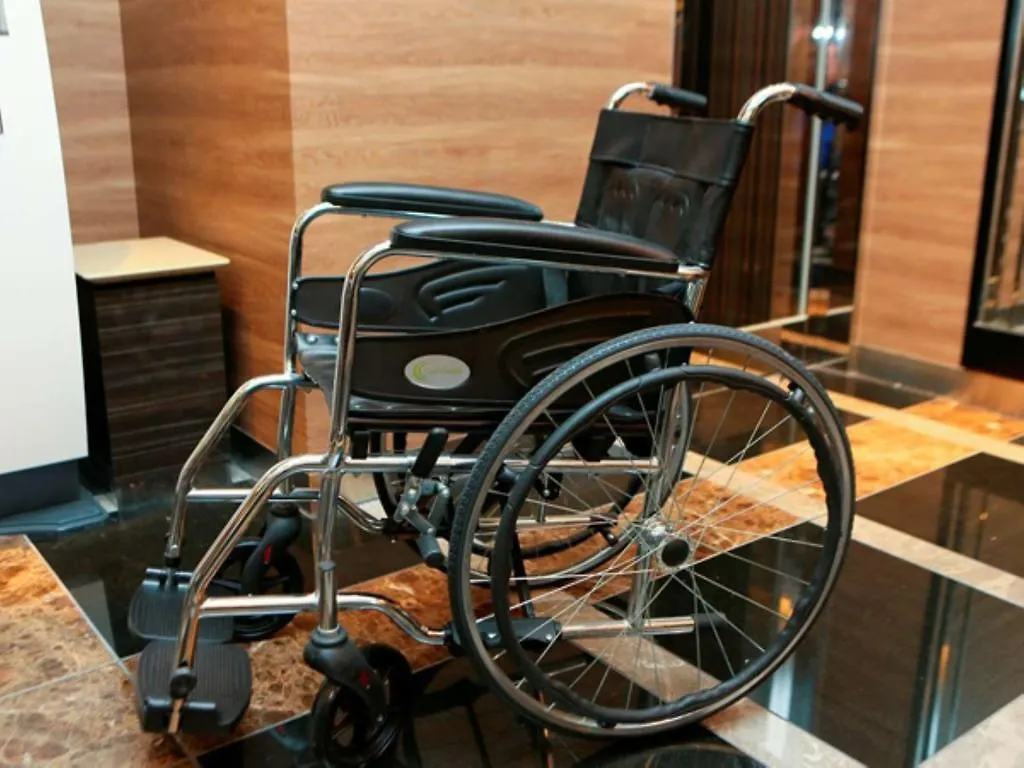 Apa Hotel Shimbashi Onarimon Tokyo 3*,